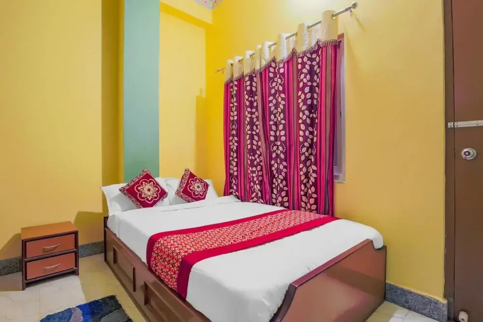 OYO 406 Hotel Diamond