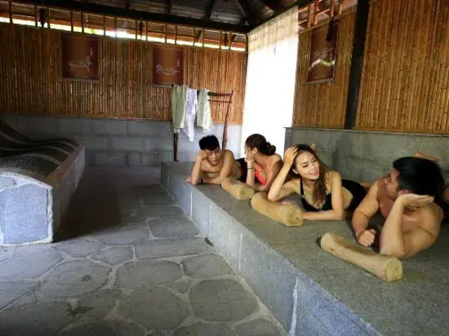 Jin Debao Kaiyue International Hot Spring Resort Hotel