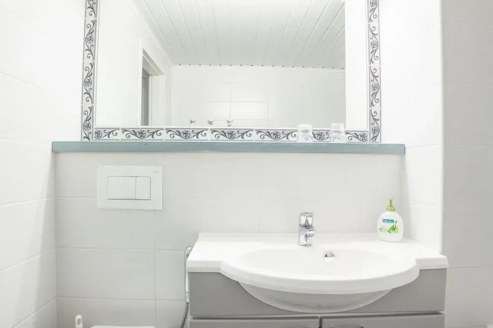 Jeris Hotel & Cabins