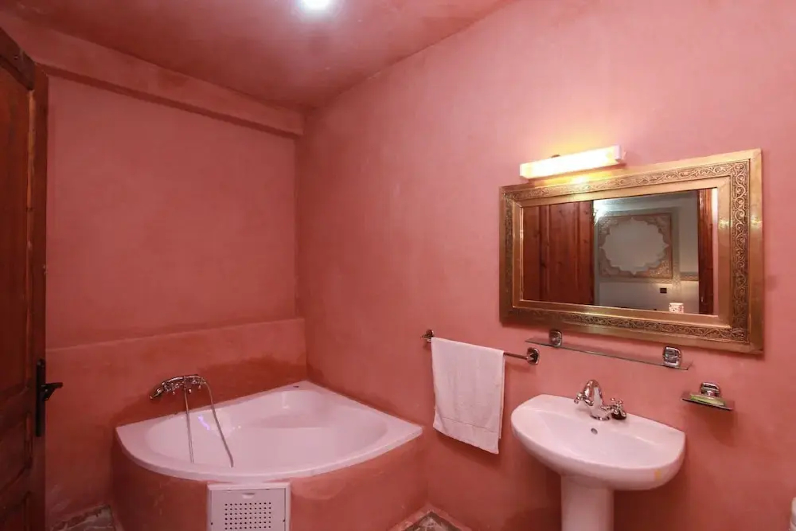 Riad Oussagou