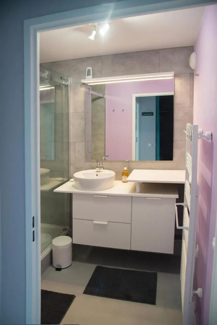 Le B04
