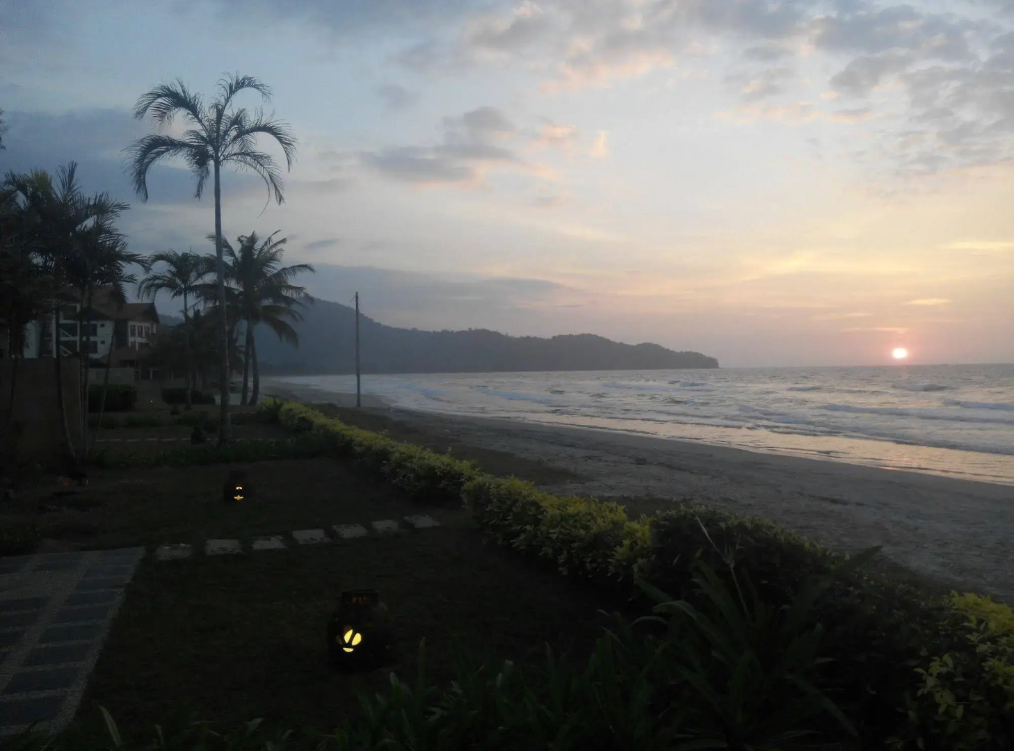 Sabah Beach Villas & Suites