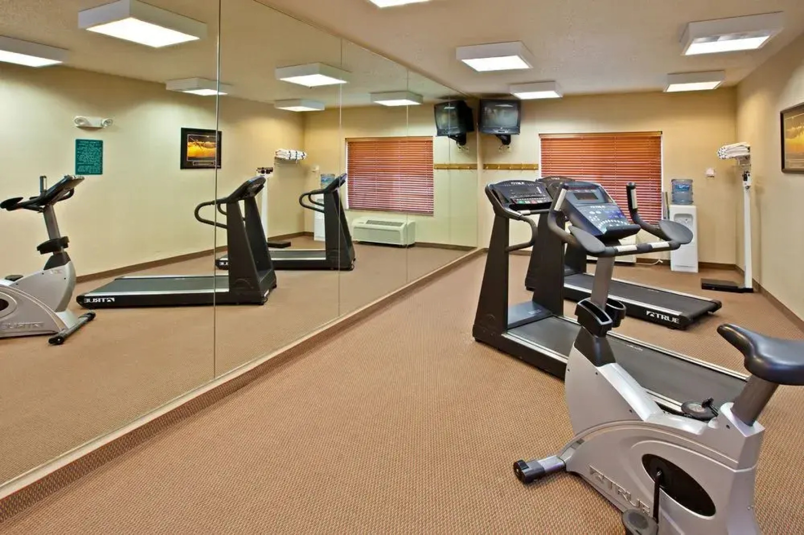 Holiday Inn Express & Suites Logan