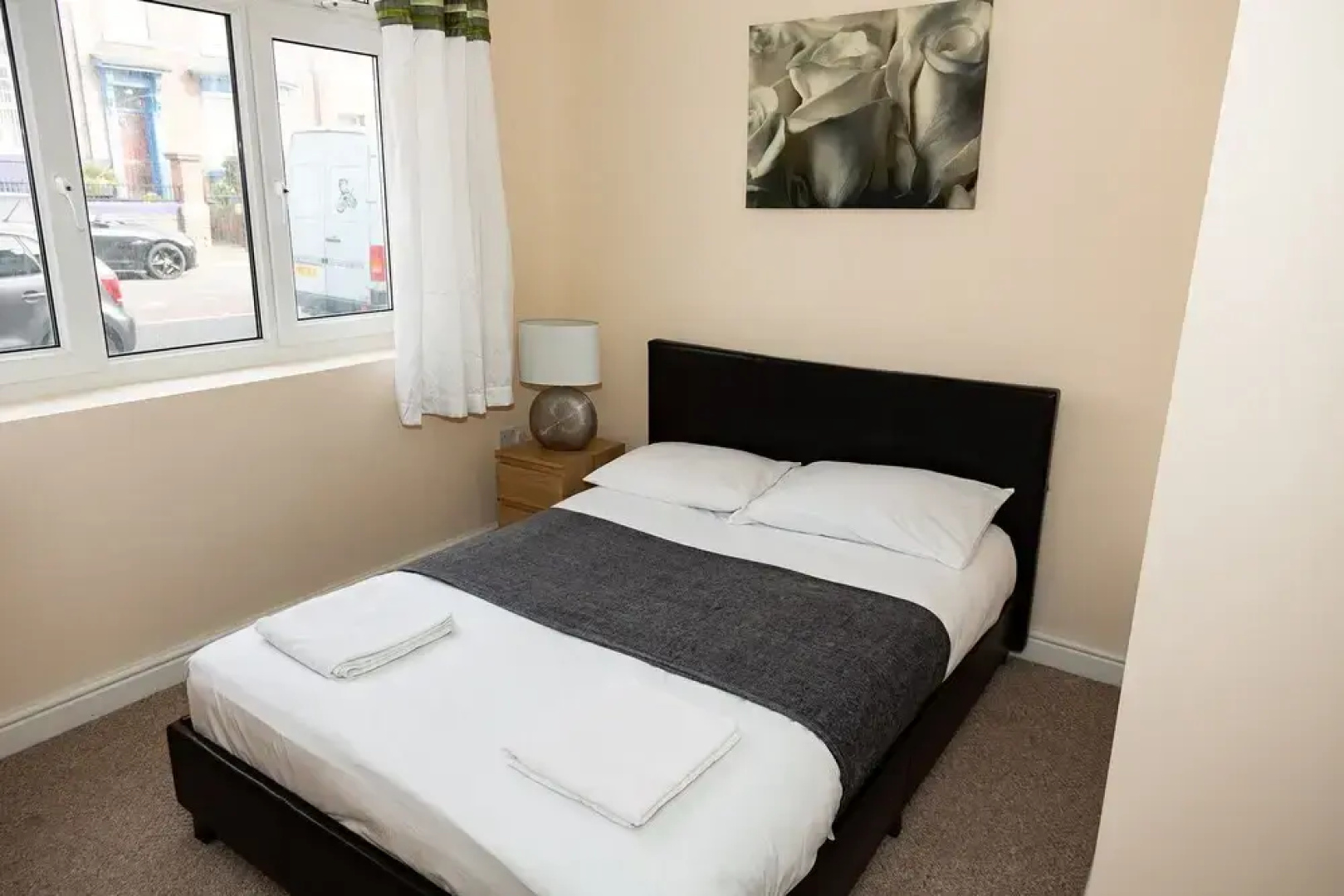 Alexander Apartments Rooms 2