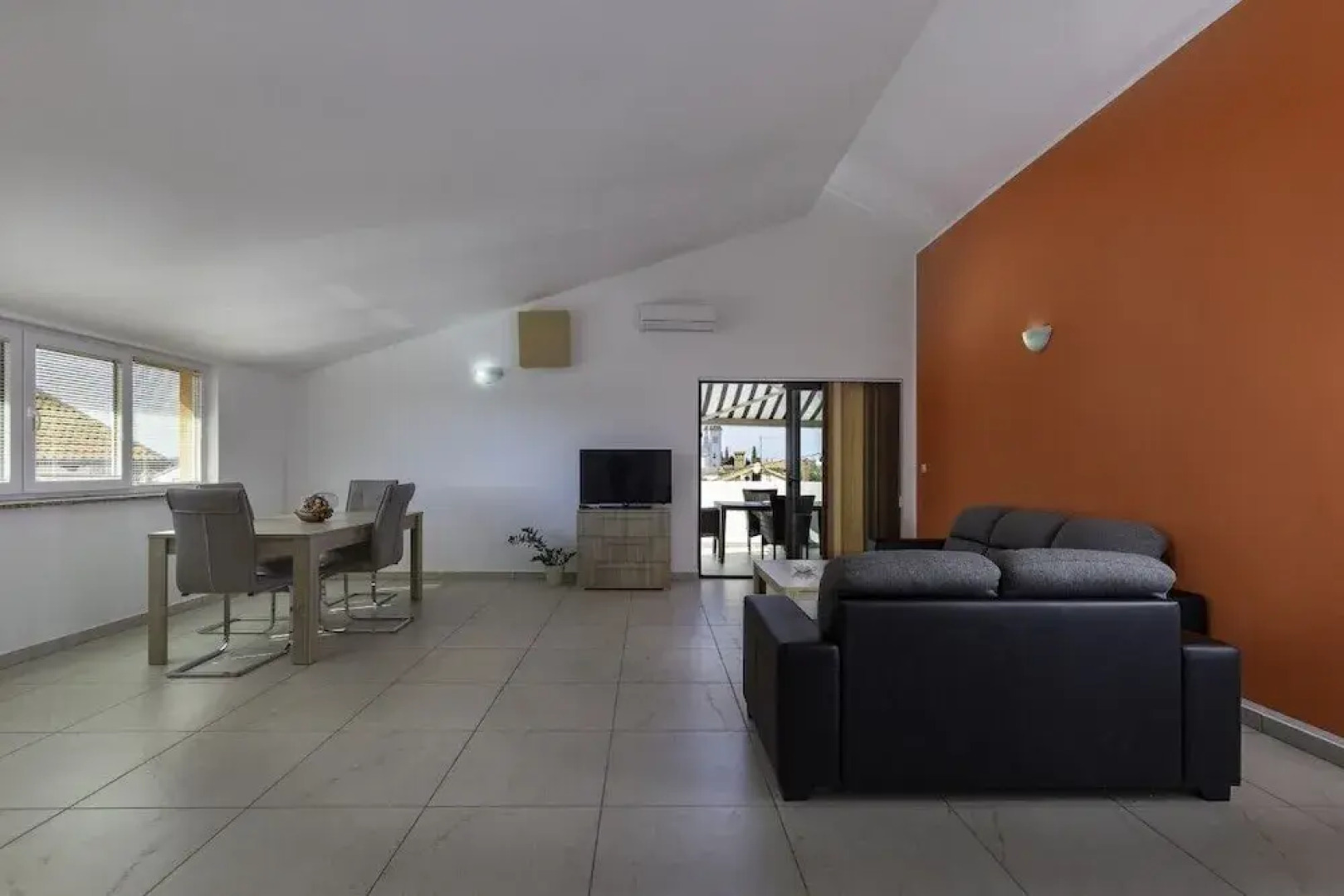 Comfort apartments with pool in Medulin