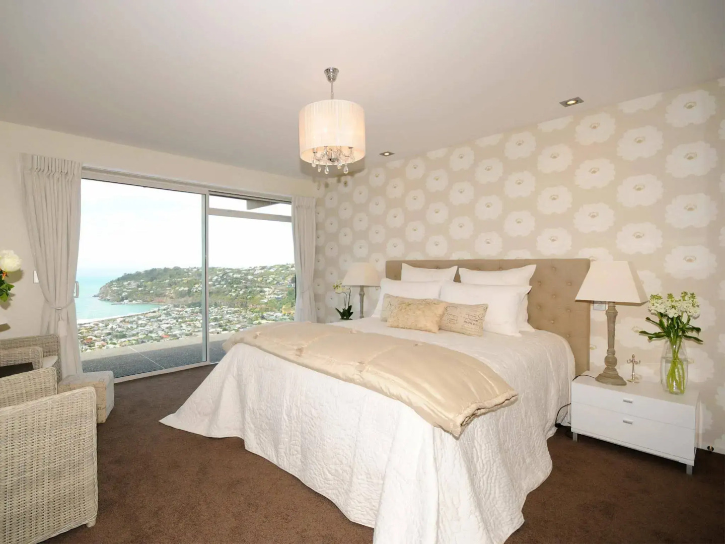 Sumner View Boutique Bed  Breakfast