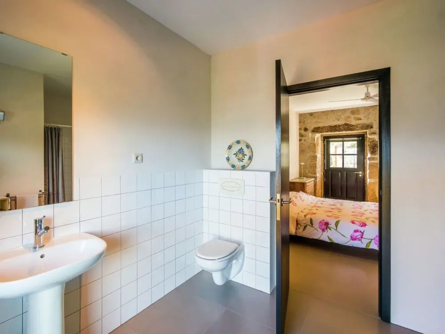 Very Spacious Apartment With Lots of Grandeur and Great Views