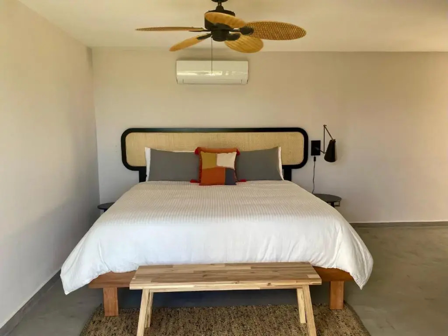 Catalina Tropical Lodge