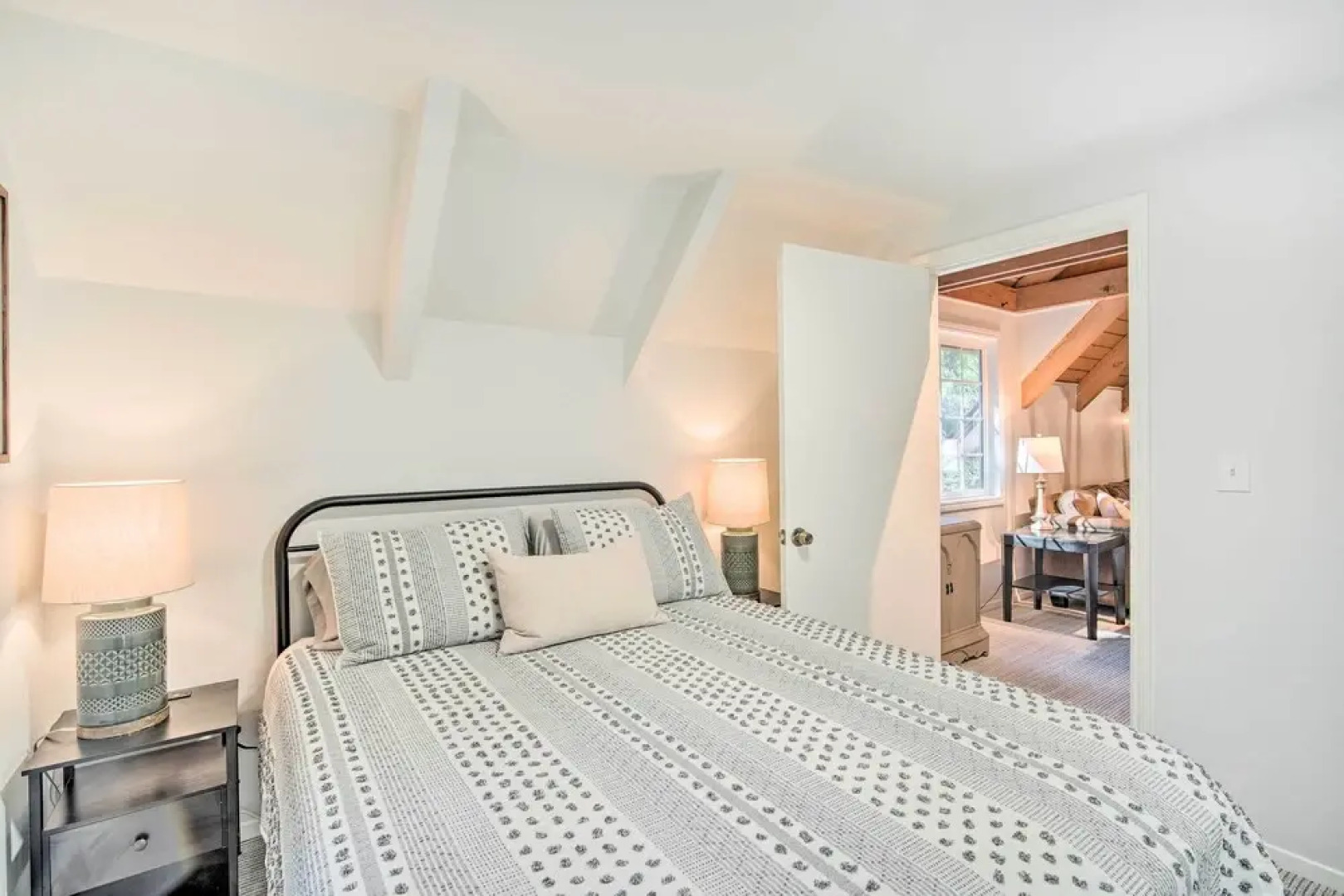 Stunning Getaway in Lake Arrowhead!