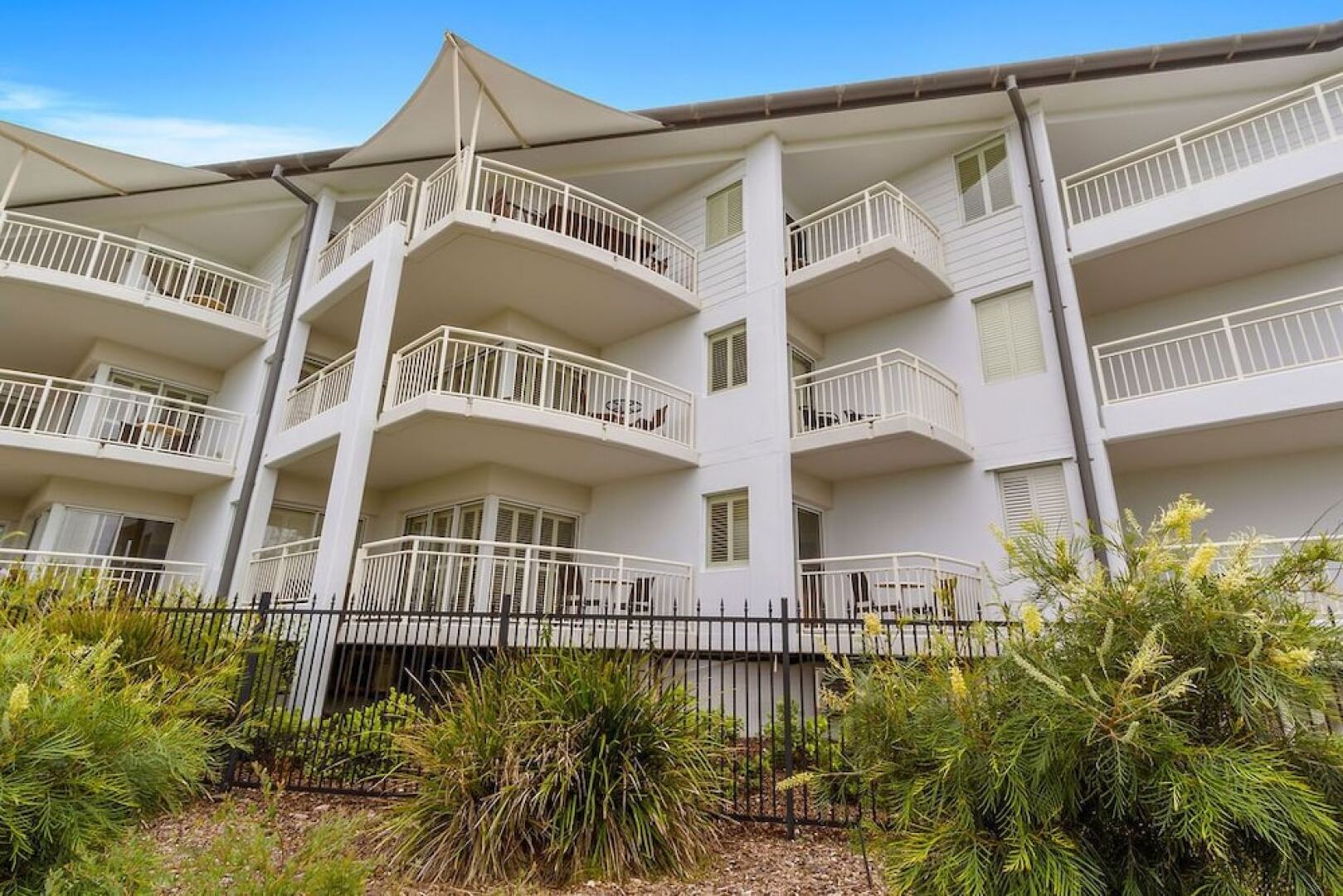 Resort On The Beach 6126-27