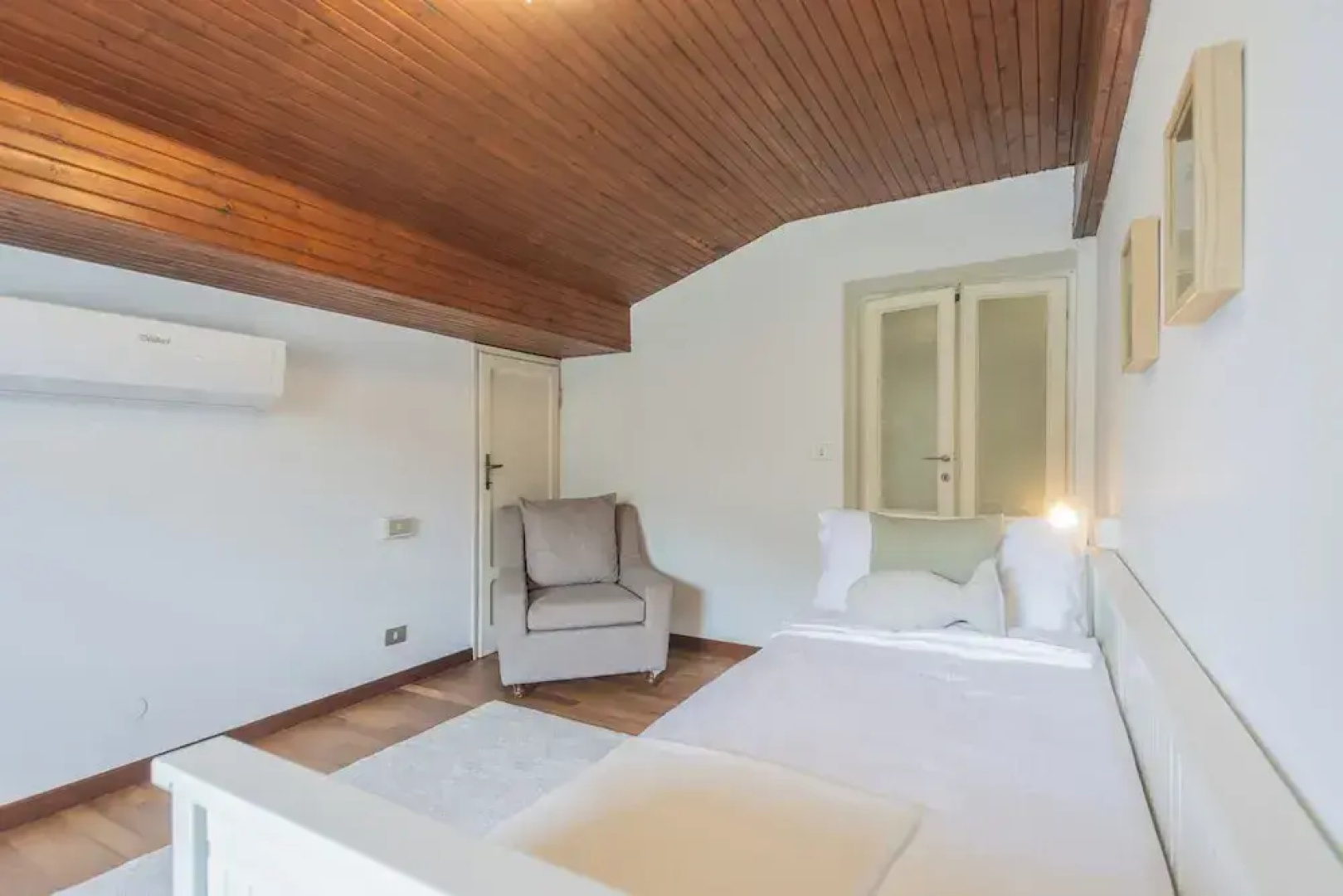Villa Chiara Moltrasio With Private Garden by Rent all Como
