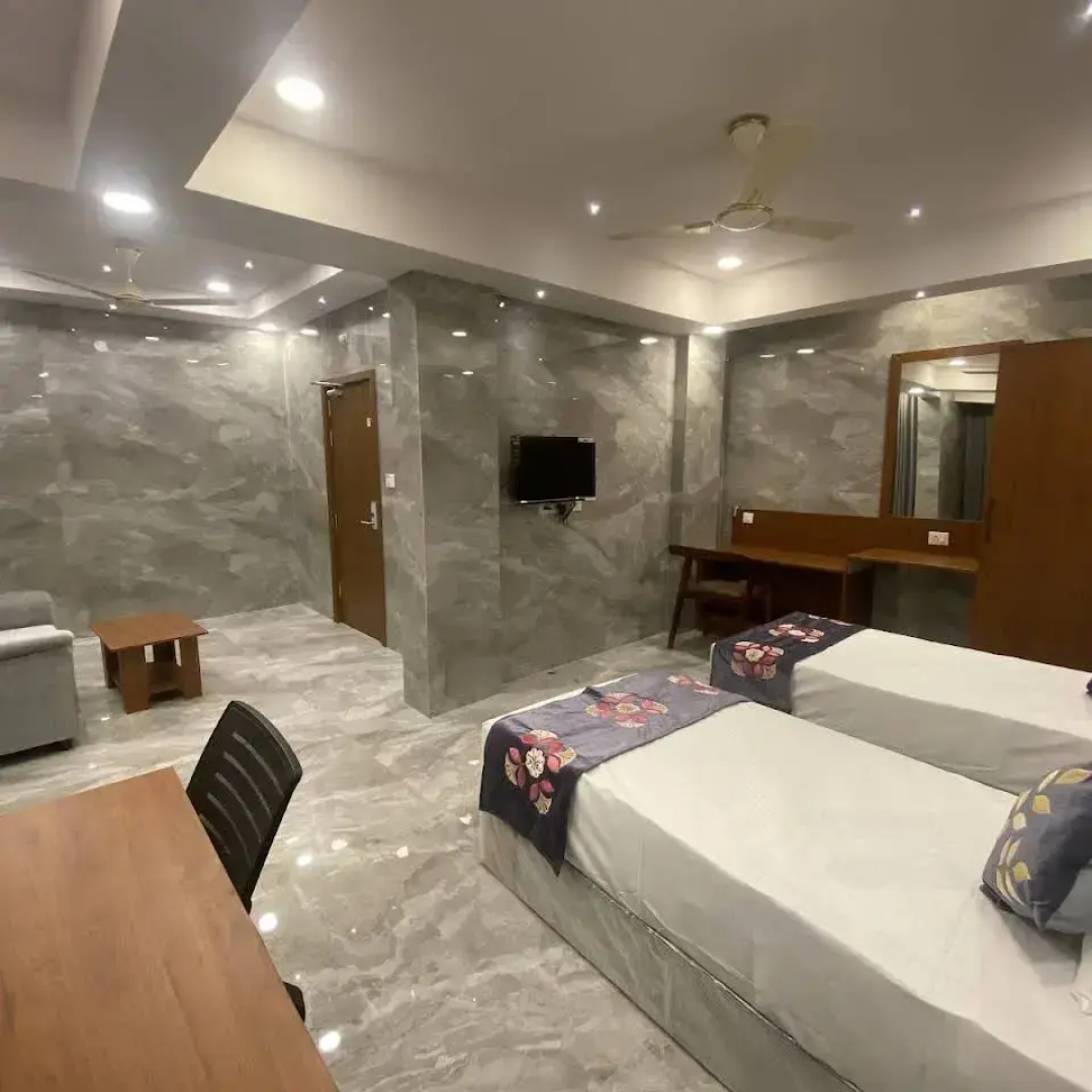 Hotel Sri Pranams Royal Grand