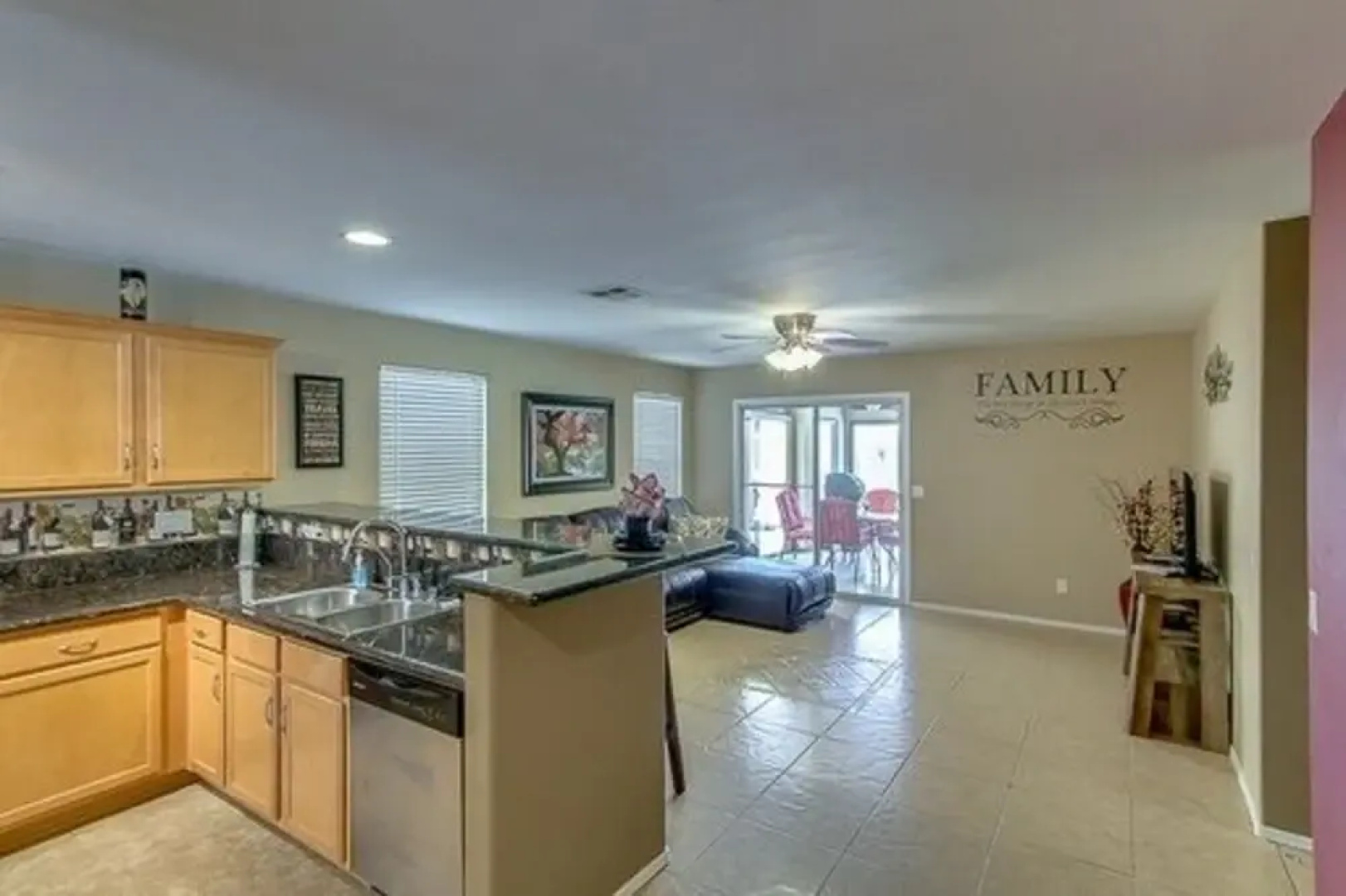 Peggy - 3 Br home by RedAwning