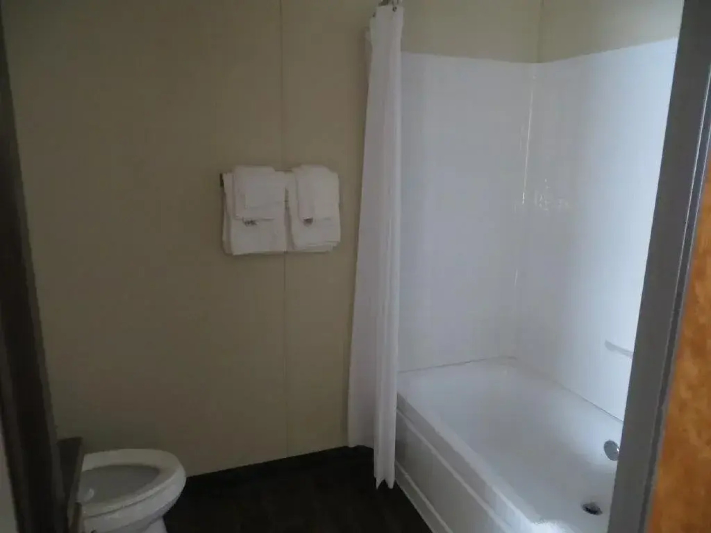 Shale Lodge Three Rivers