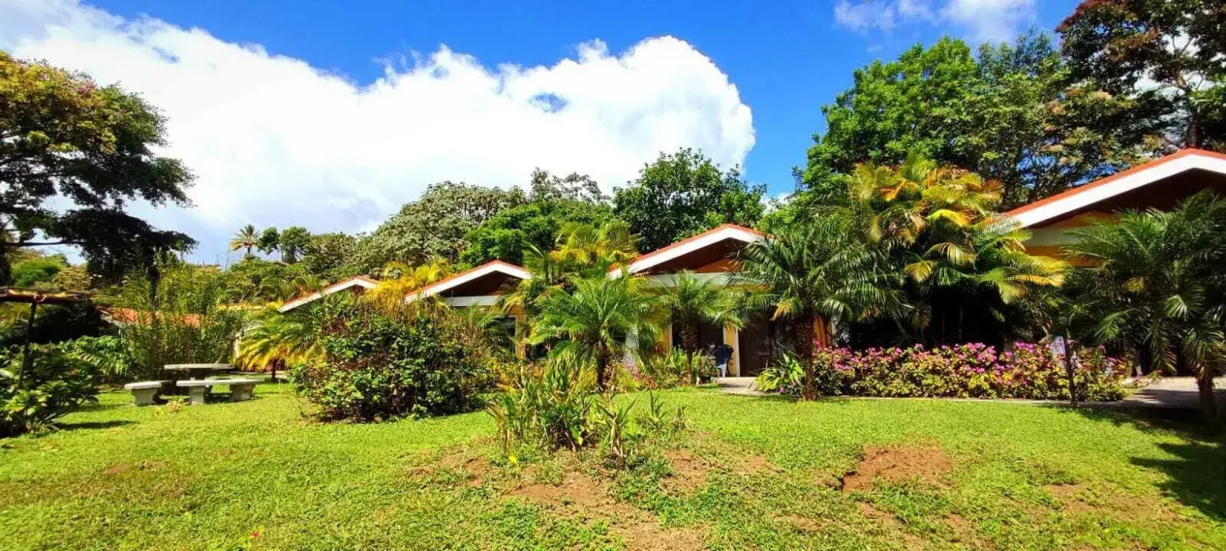 Lake Gardens Arenal Villas