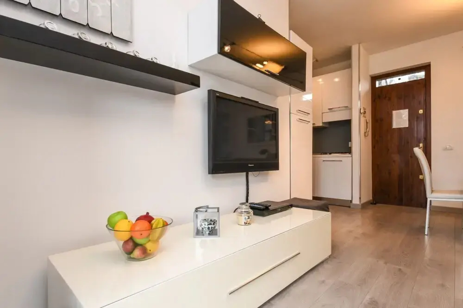 Zoe Apartment
