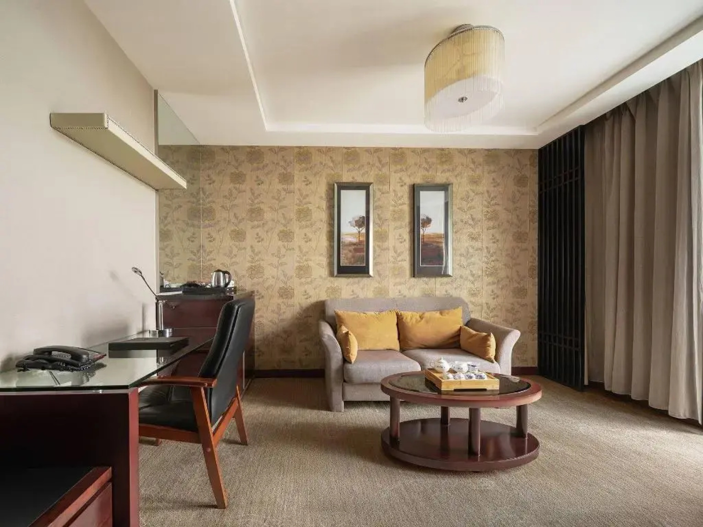 XinHua JianGuo Hotel