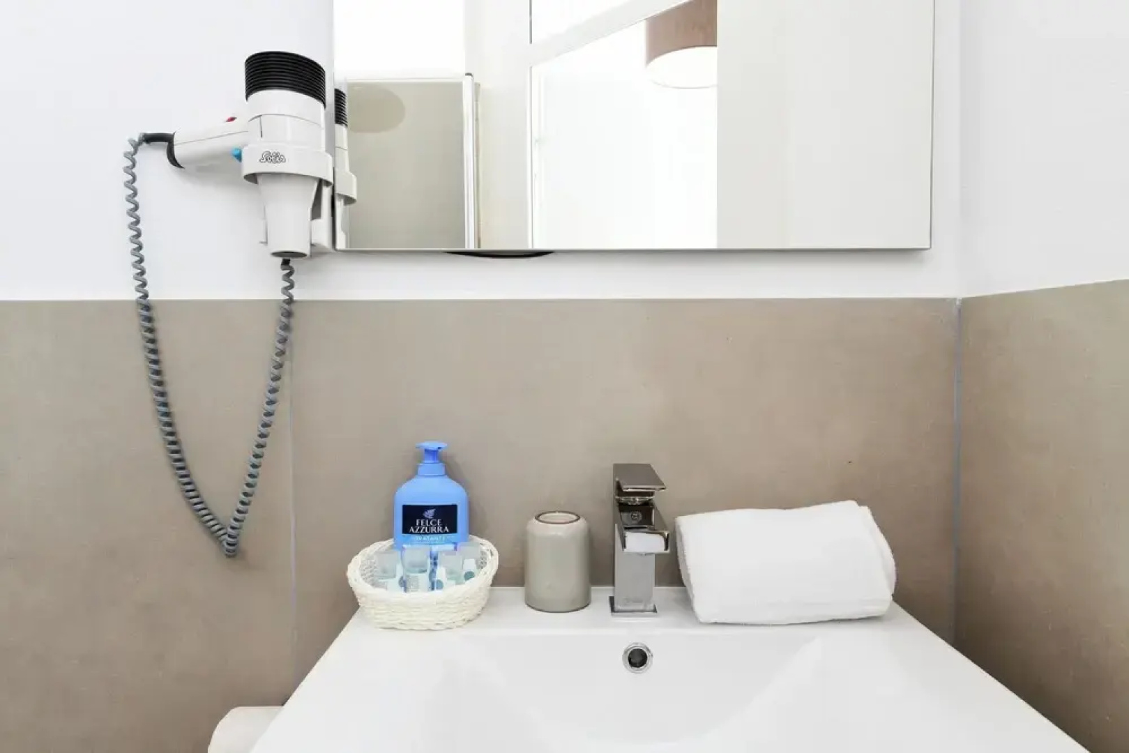 Bed & Breakfast 7rooms Losone