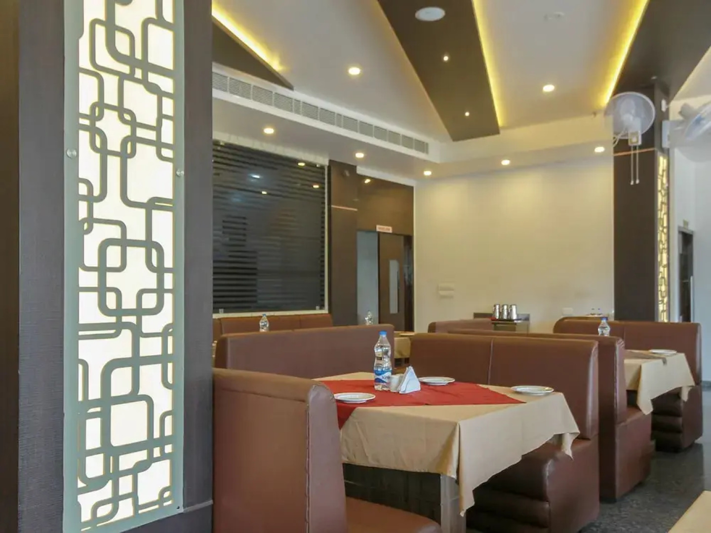 Capital O 29700 Le Moshe Inn