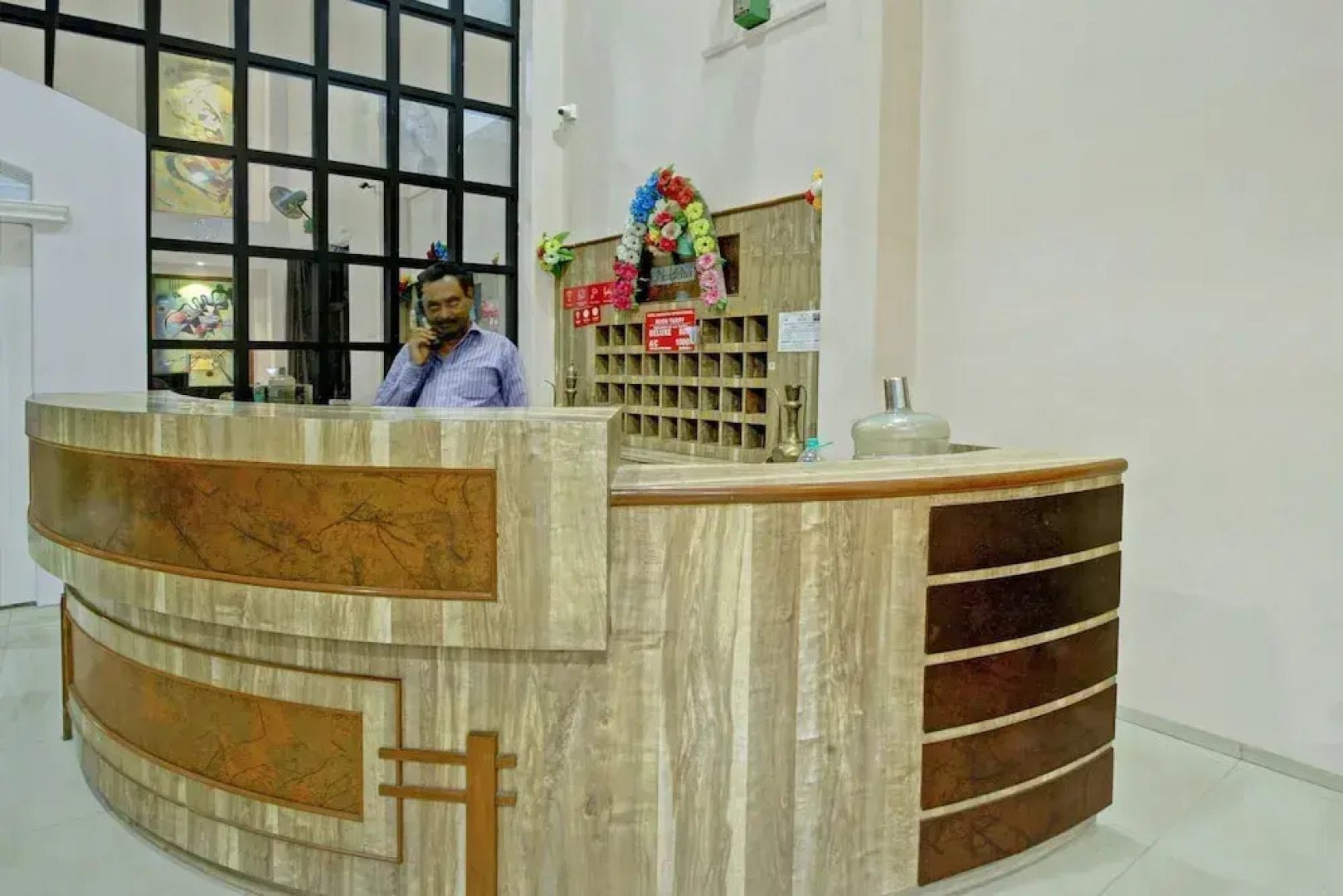 Oyo 30636 Hotel Navaratna International