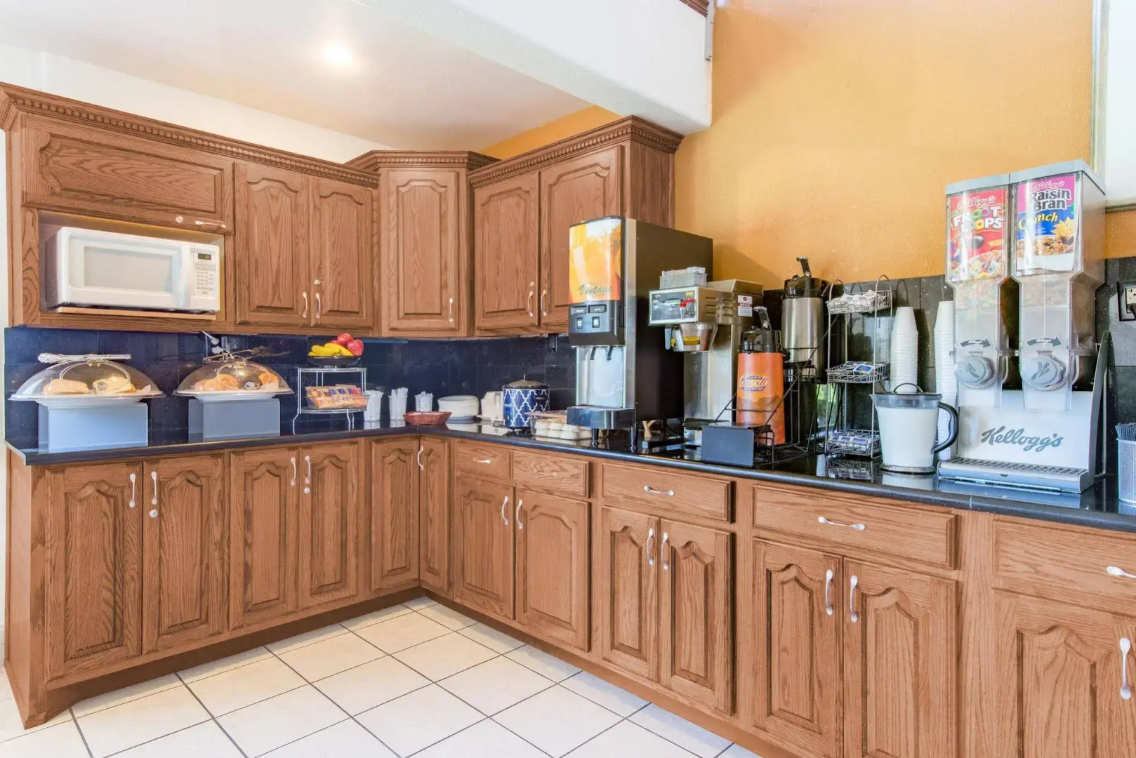 Red Carpet Inn & Suites