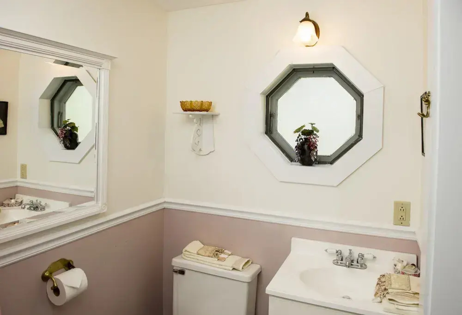 Anne's White Columns Inn
