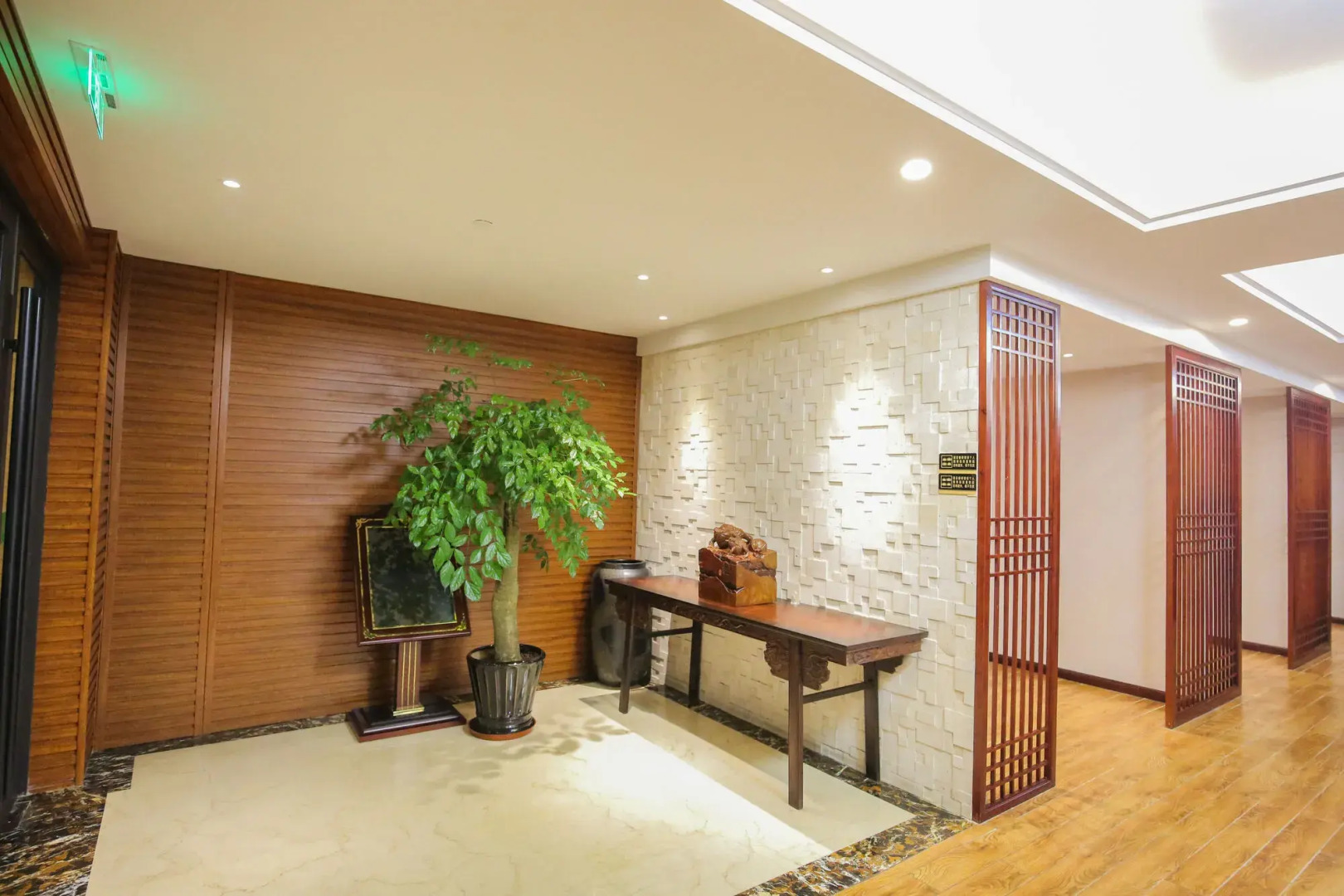 New Knight Royal Hotel Airport and International Resort