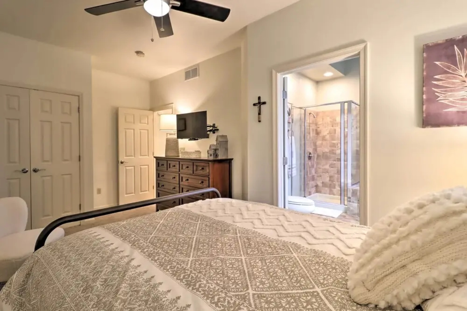 Poconos Townhome - Walk to Big Boulder Lake!