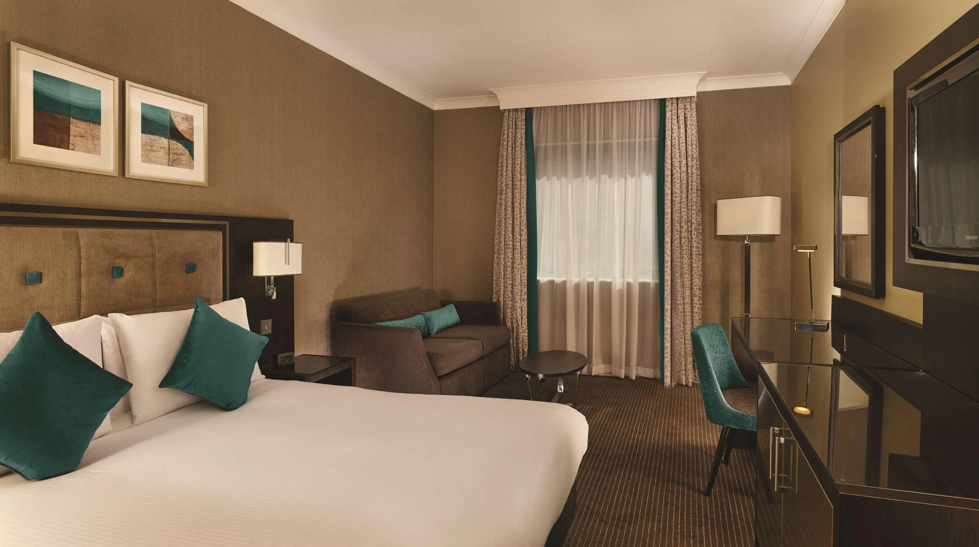 DoubleTree by Hilton Hotel Woking