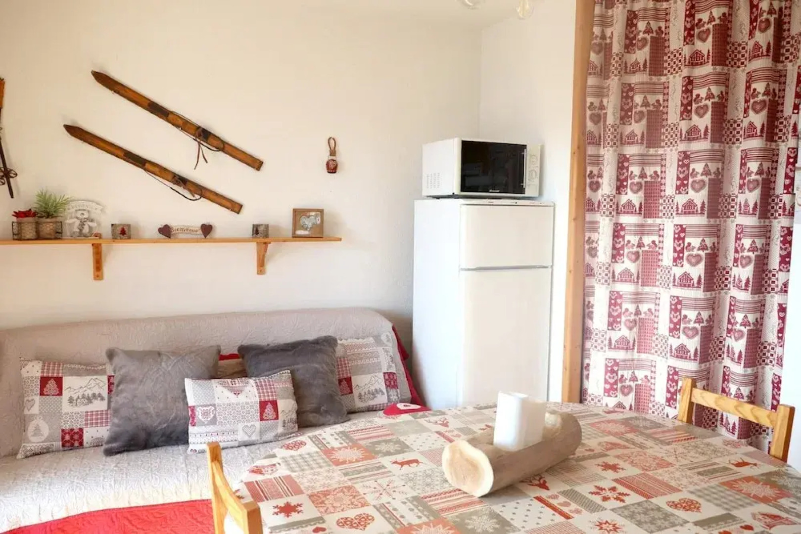 Apartment With one Bedroom in Les Angles, With Wonderful Lake View