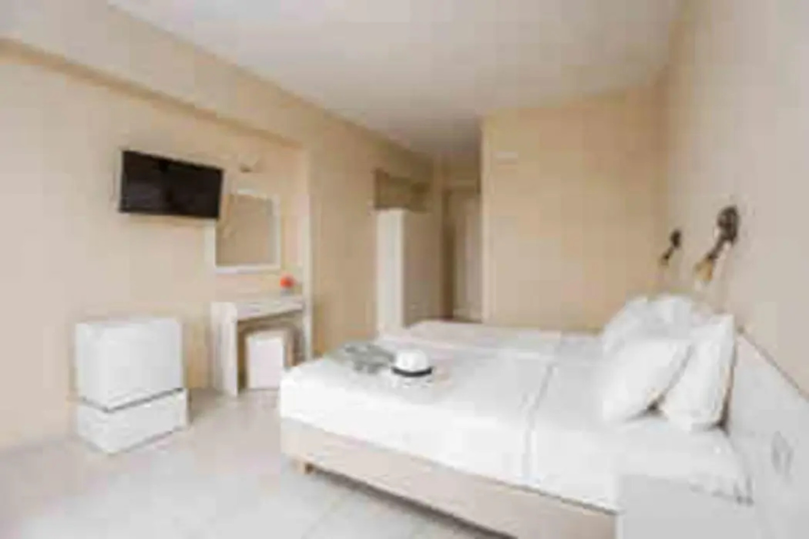 Paralos The Maxine - Adults Only