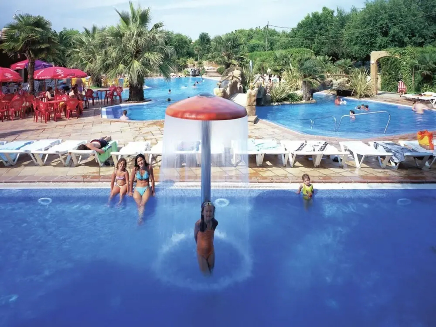 Cozy Chalet With a Terrace, Just 200 m. From the Beach