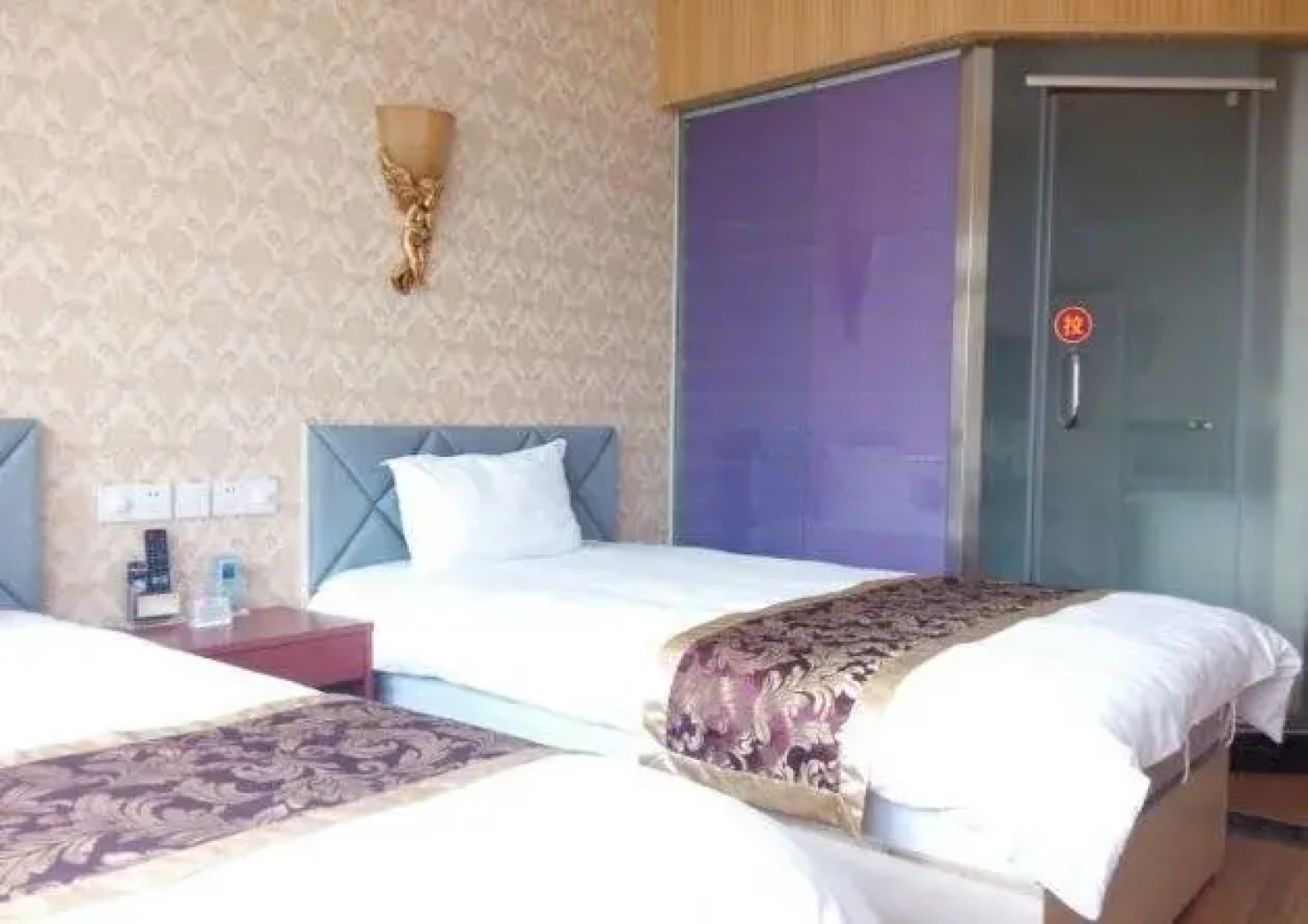 Yanling Hongtai Business Hotel