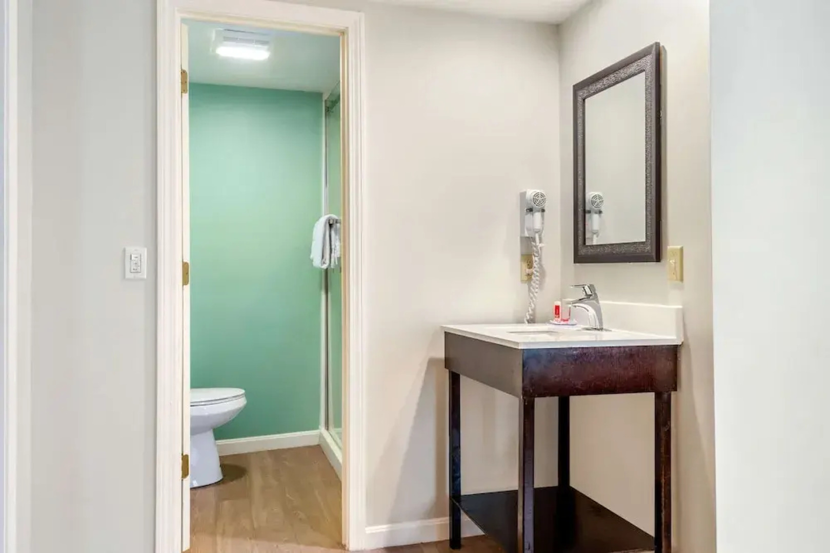 Econo Lodge Inn & Suites Lincoln