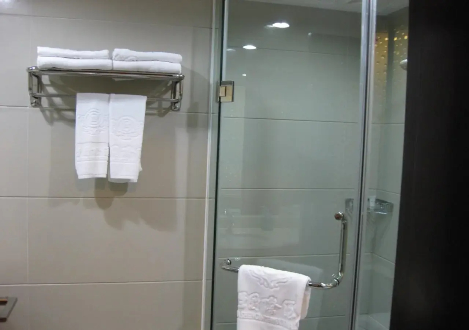 Huasheng Hotel (Chanlin Hot Spring Silver Villa)