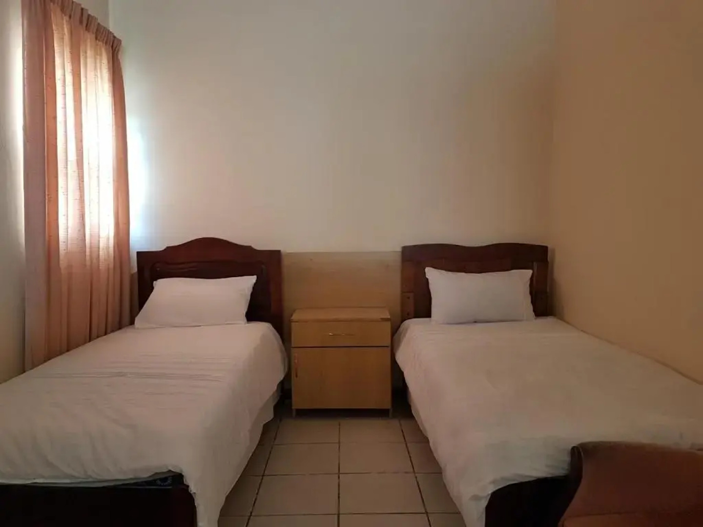 Stone Crescent Hotel