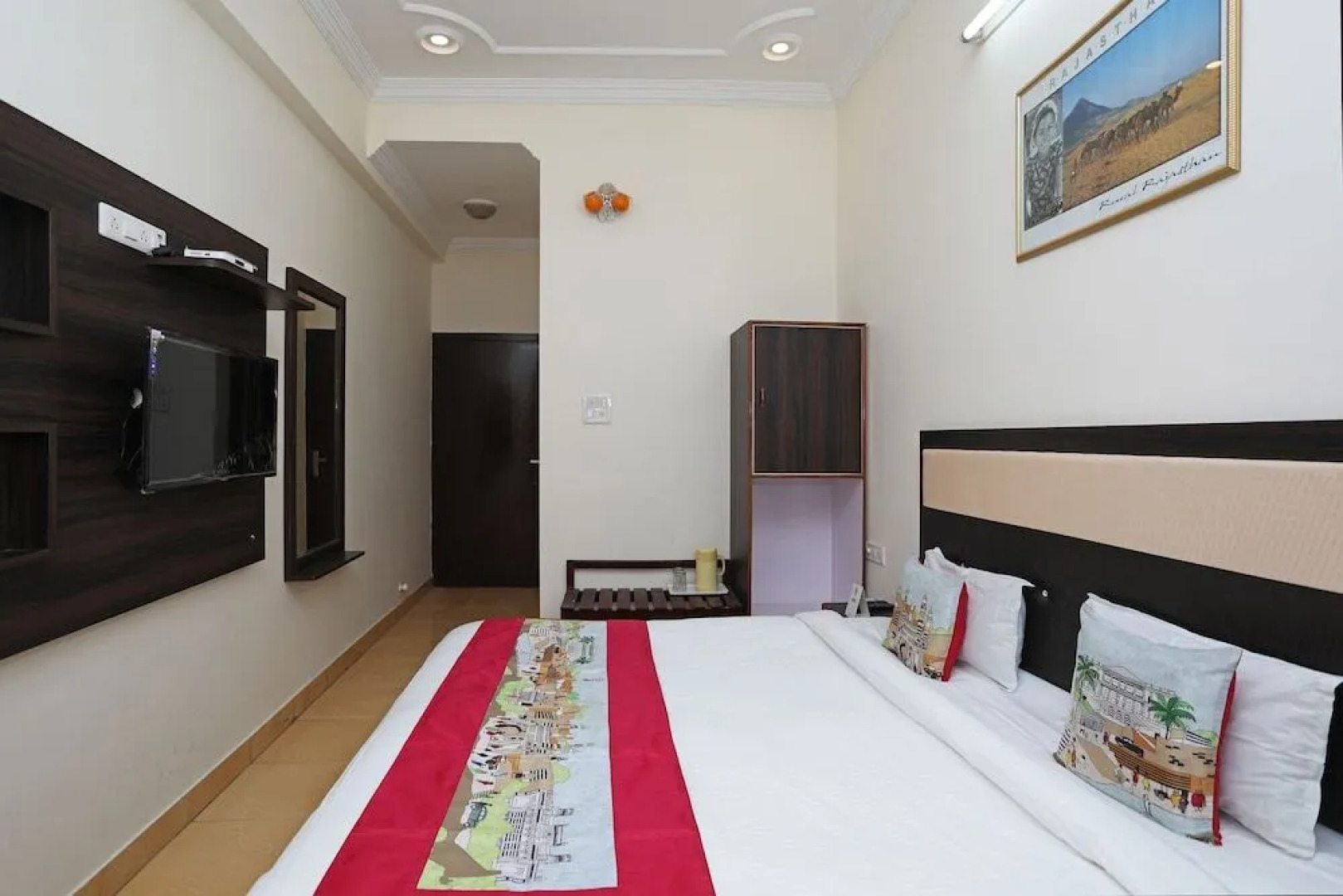 OYO 10413 Hotel Royal Plaza