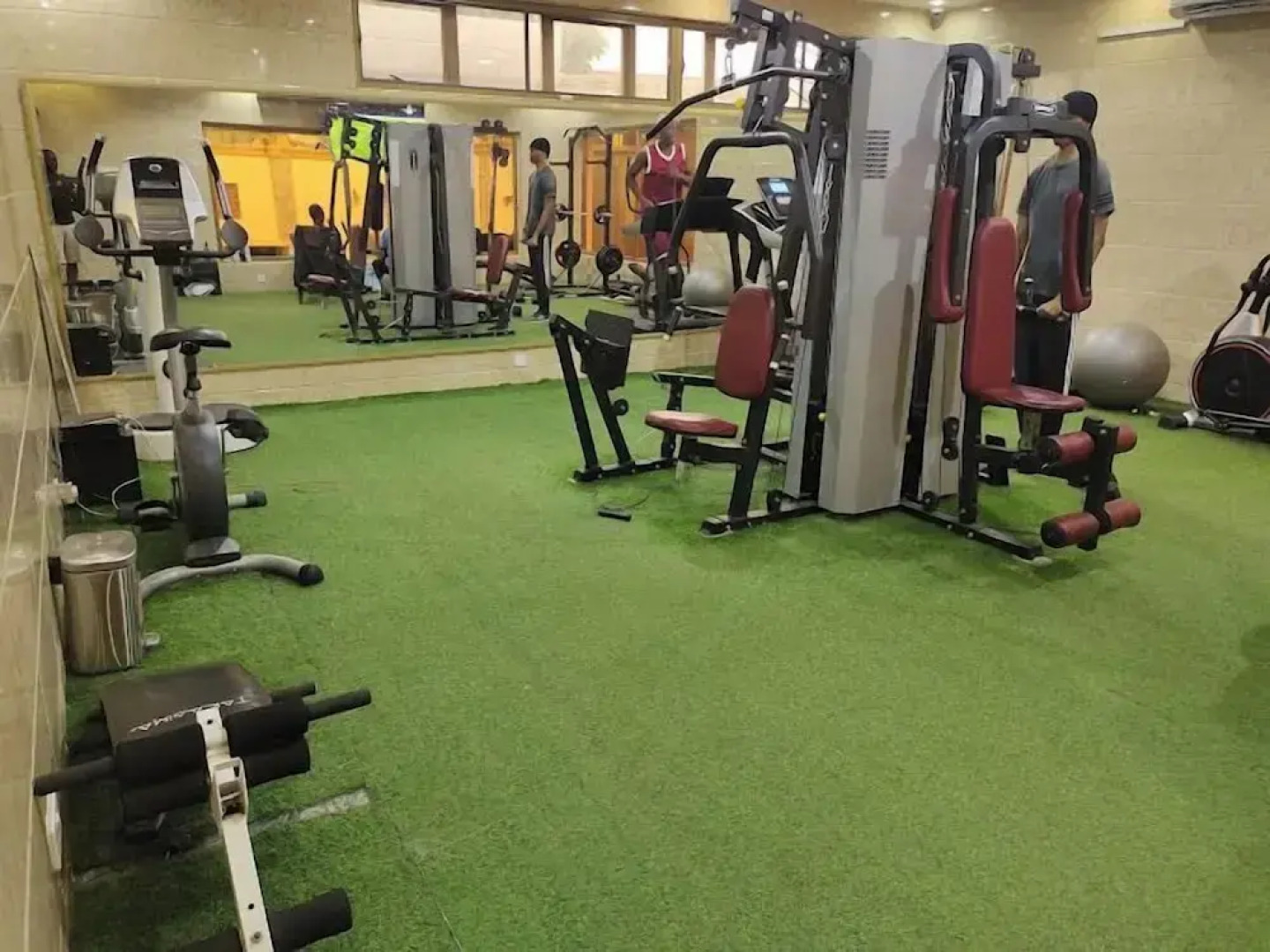 Apno Hotel and Suites