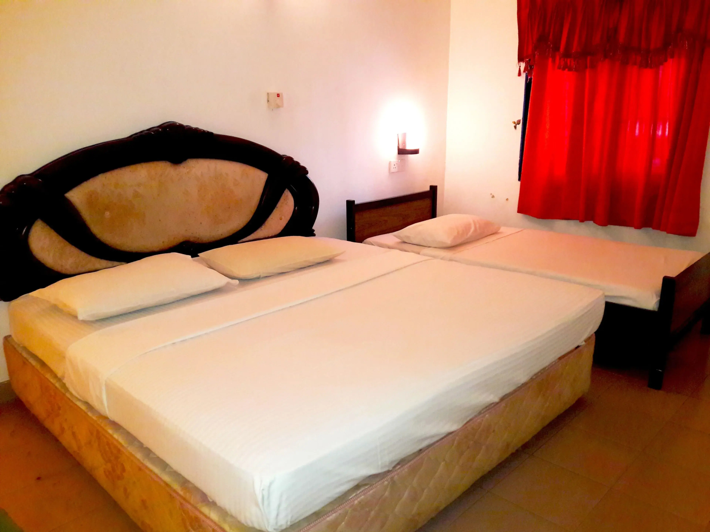 G.M.T. Sorabora Village Hotel