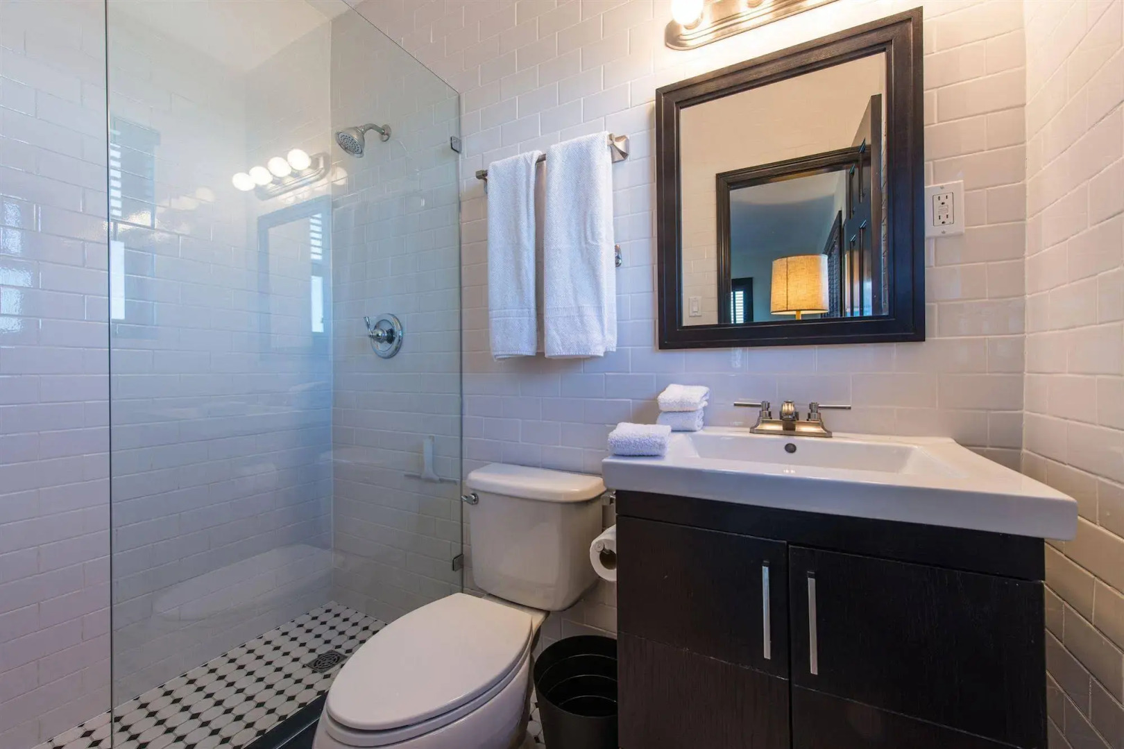 Miami Whitehouse Apartments