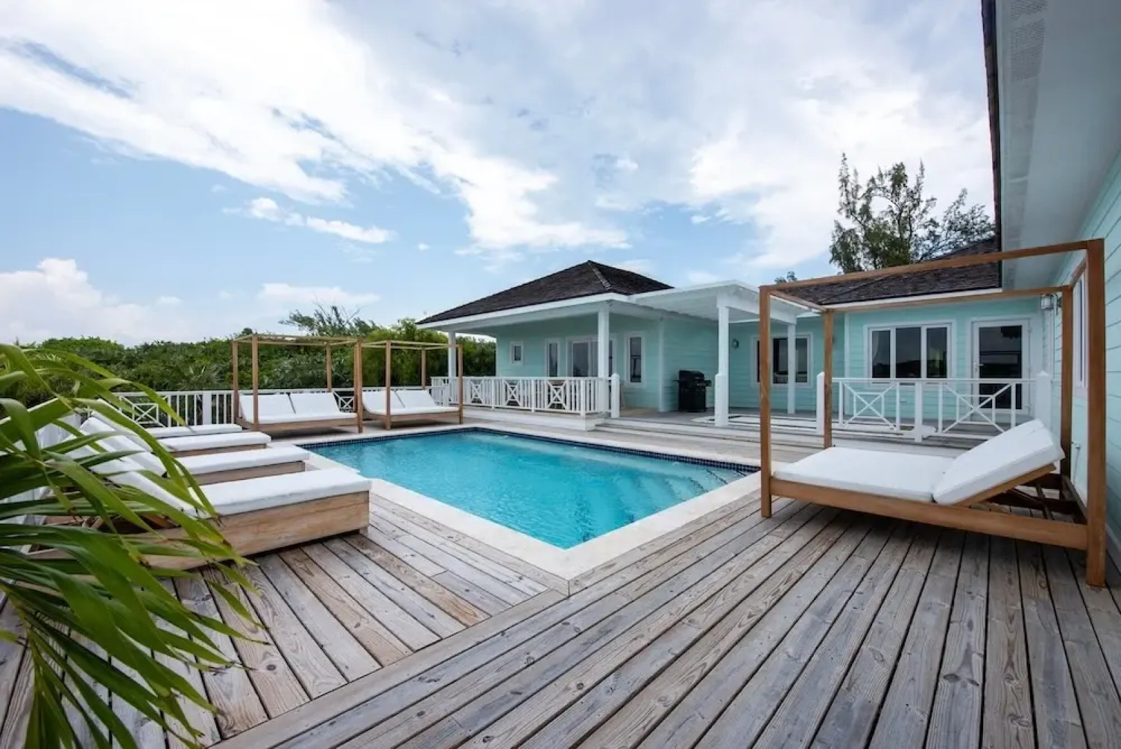 Turtle Pointe - Lux New Windermere Home W/pool, Boat Dock, Beach 3 Bedroom Home