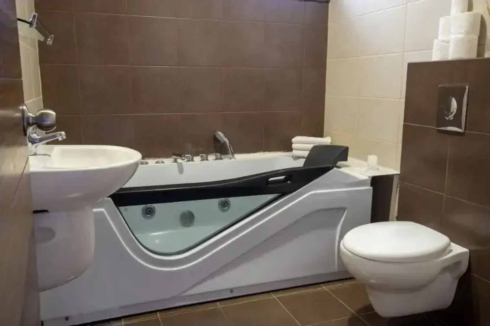 Austria Luxury Apartments, Faraya