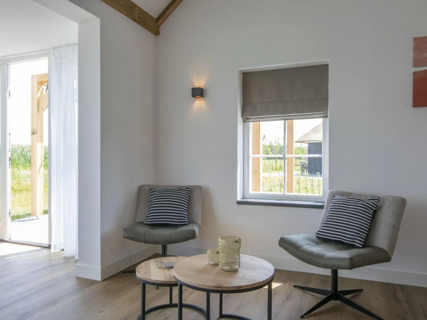 Thatched villa with two bathrooms, on a holiday park surrounded by nature