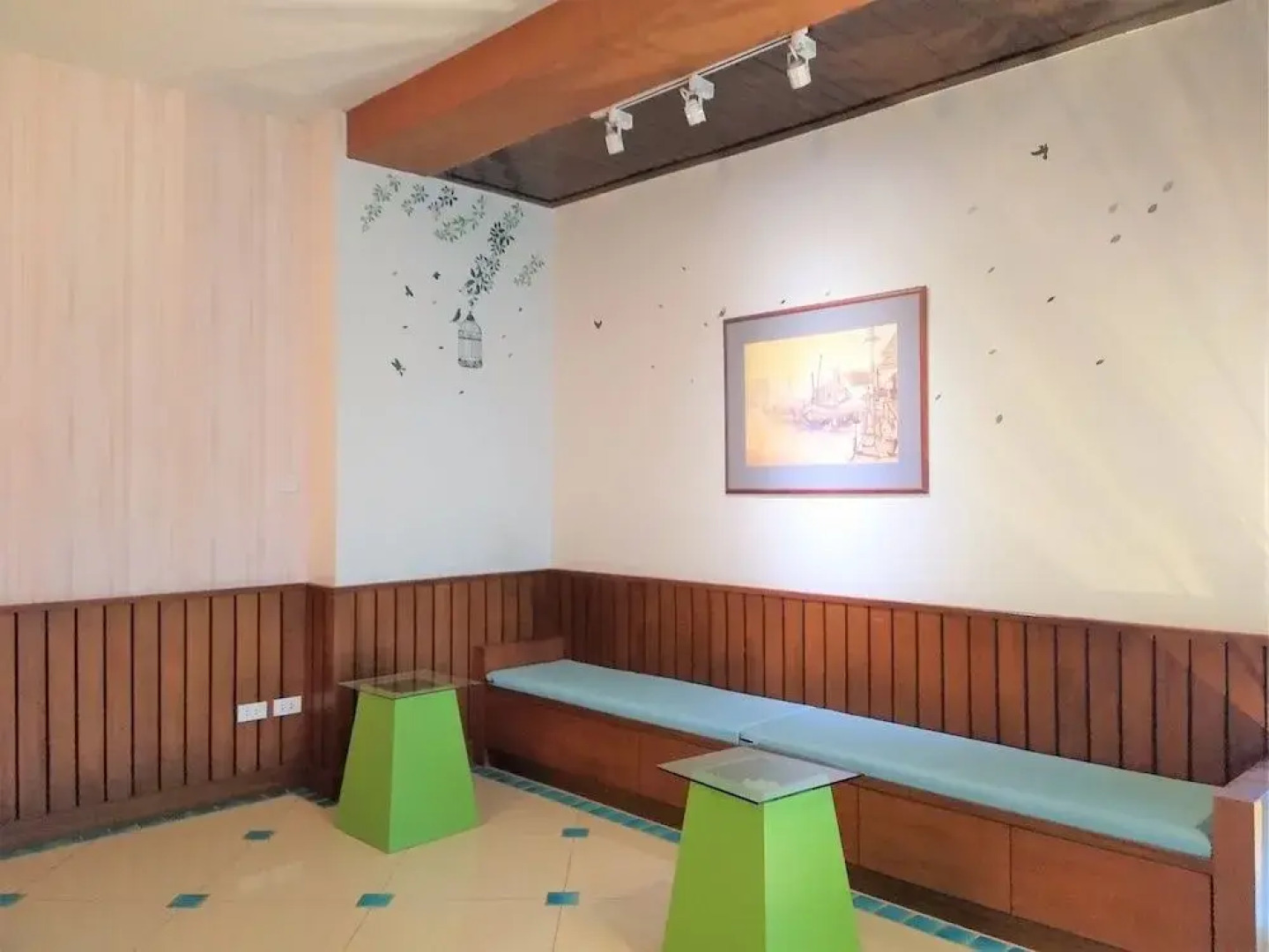 Aung Pung Serviced Apartment