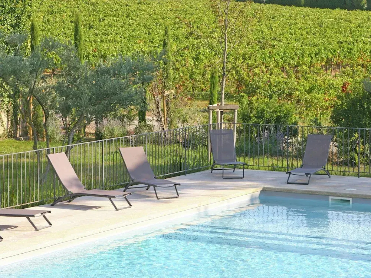 Mountain Villa in Carpentras With Pool & Majestic Views