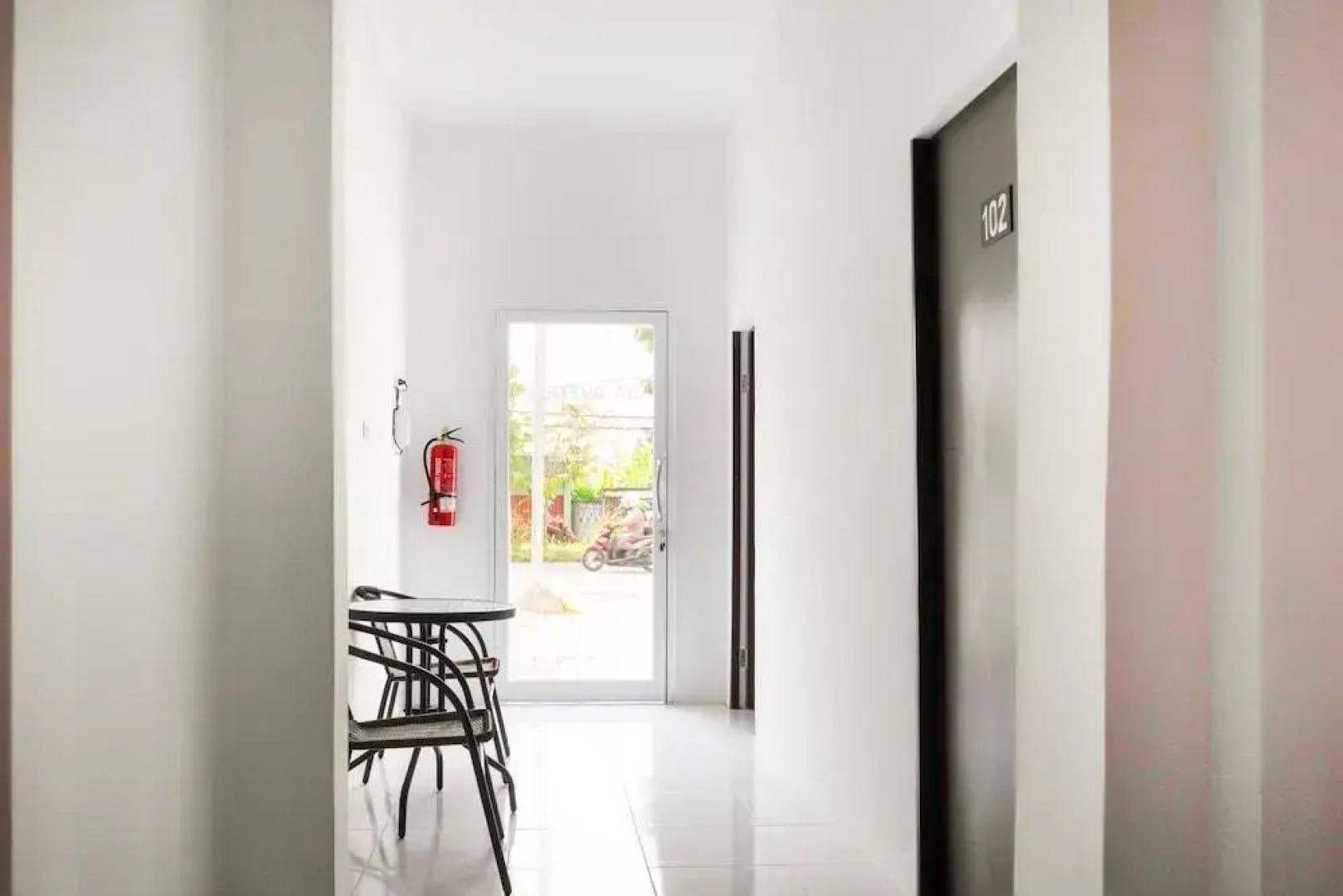 33 Avenue by OYO Rooms