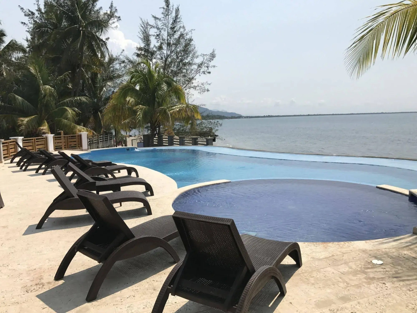 Paraiso Rainforest and Beach Hotel