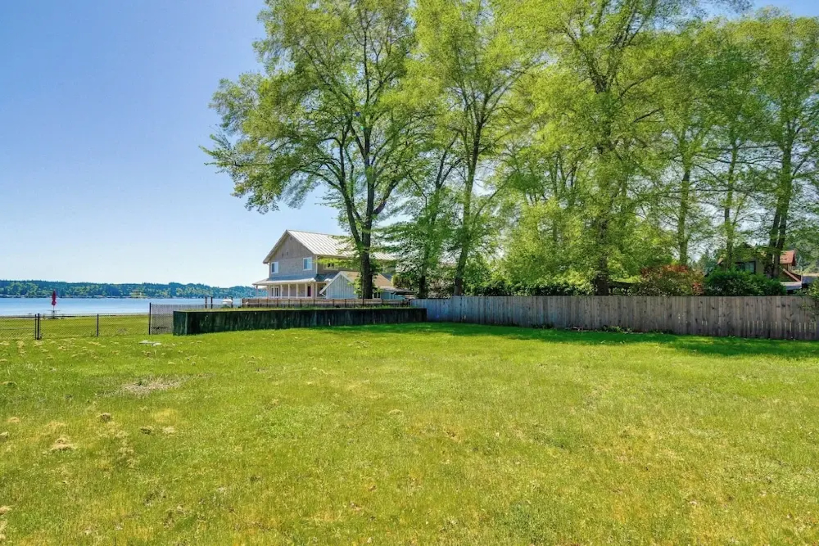 Waterfront Hood Canal Cottage: Steps to the Beach!