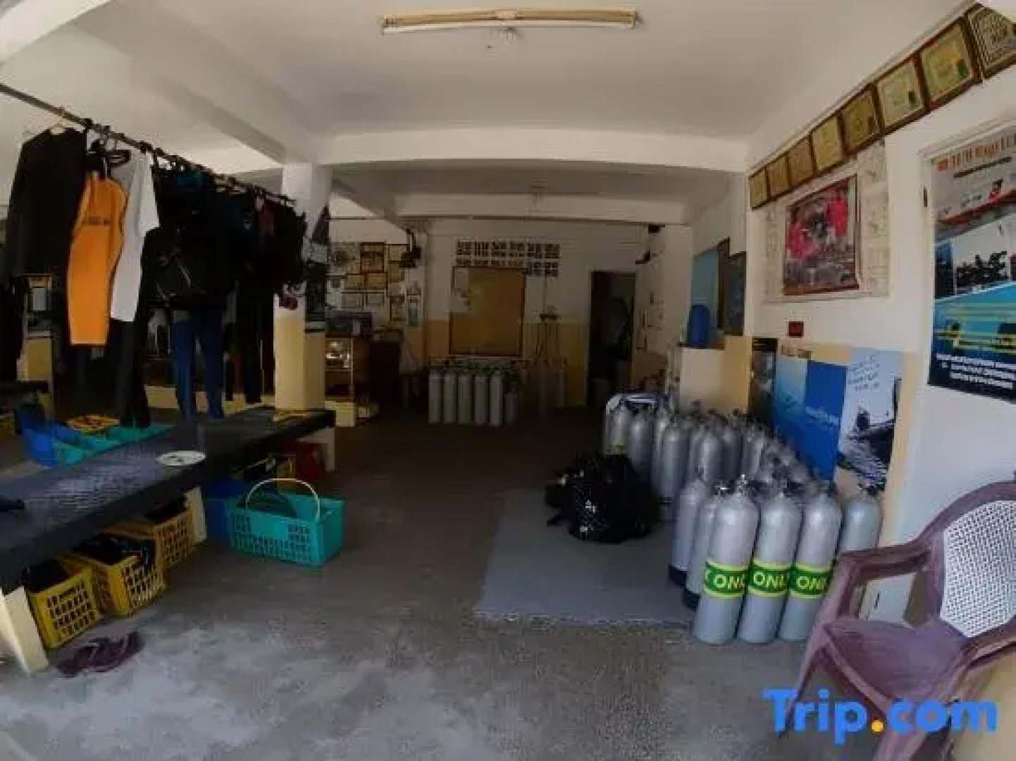 La Laguna Beach Club & Dive Center