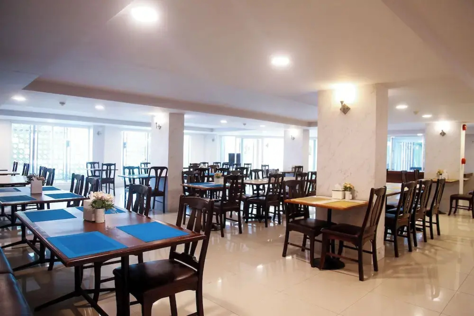 Convenient Grand Plus Hotel Suvarnabhumi